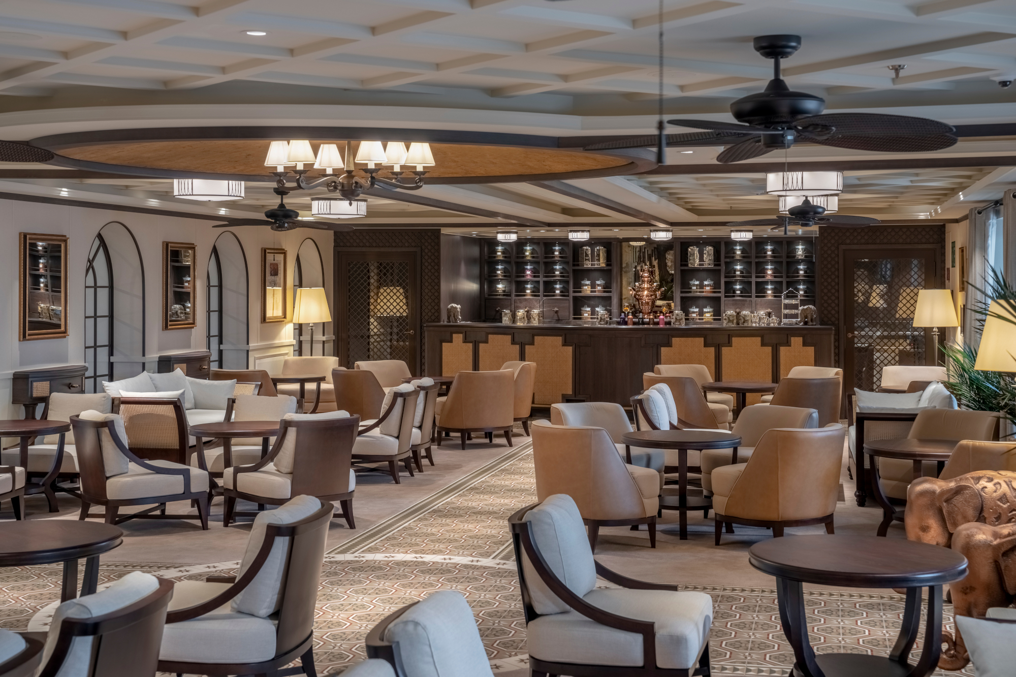 MyCruise MSC World-Europa Offentlige-arealer Barer-lounger-atrium3